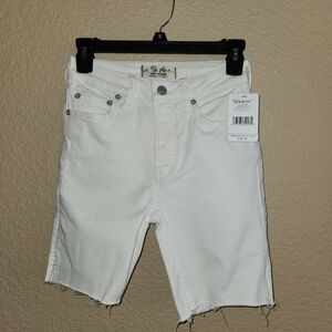 We The Free. Free People White Denim Shorts Size 24 NWT